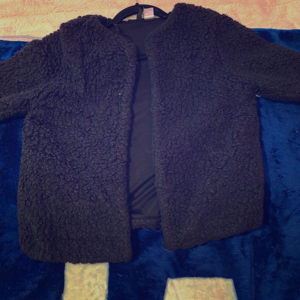 Black furry jacket🖤